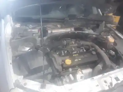 Veículo de Sucata opel combo familiar do ano 2001 alimentado 