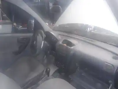 Veículo de Sucata opel combo familiar do ano 2001 alimentado 