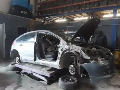 Veículo de Sucata CITROEN C4 BERLINA VTR Plus do ano 2001 alimentado 9HX