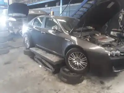 Veículo de Sucata ALFA ROMEO ALFA 159 (140) 1.9 JTS 16V / Selective do ano 2001 alimentado 939A2000