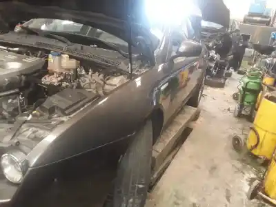 Veículo de Sucata alfa romeo alfa 159 (140) 1.9 jts 16v / selective do ano 2001 alimentado 939a2000