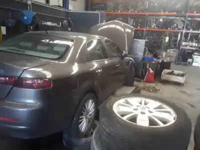 Veículo de Sucata alfa romeo alfa 159 (140) 1.9 jts 16v / selective do ano 2001 alimentado 939a2000