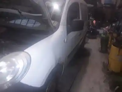 Veículo de Sucata renault kangoo * do ano 2001 alimentado k9k802
