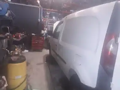 Veículo de Sucata renault kangoo * do ano 2001 alimentado k9k802