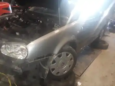 Veicolo di demolizione VOLKSWAGEN GOLF IV BERLINA (1J1) GOLF IV dell'anno 2001 alimentato ATD