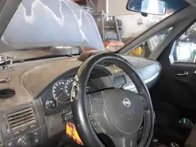 Sloopvoertuig opel meriva essentia van het jaar 2001 aangedreven z17dth