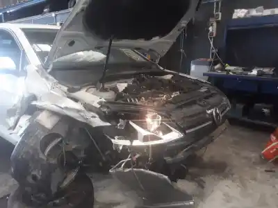 Veículo de Sucata VOLKSWAGEN GOLF VII (5G1, BQ1, BE1, BE2) 1.6 TDI do ano 2001 alimentado CLH