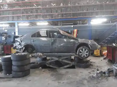 Veículo de Sucata FORD MONDEO BERLINA (GE) Ghia (06.2003->) (D) 116 CV / 85 KW do ano 2001 alimentado 