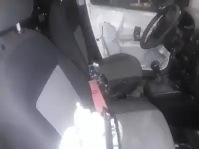 Veículo de Sucata fiat doblo cargo 1.3 16v jtd cat do ano 2001 alimentado 