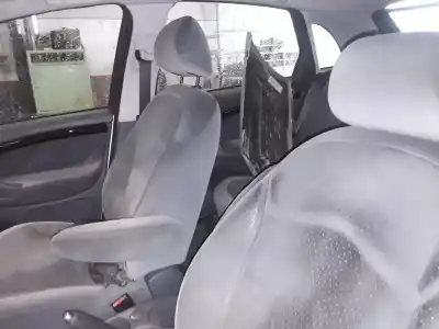 Veículo de Sucata citroen c5 berlina exclusive do ano 2001 alimentado rhr