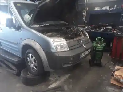 Здавання транспортного засобу ford tourneo connect (tc7) kombi b. corta (2006->) року 2001 потужний 
