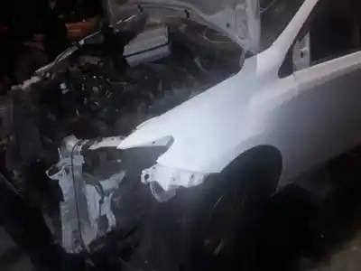 Здавання транспортного засобу TOYOTA AURIS Active року 2001 потужний 1ND
