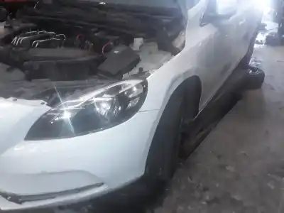 Veículo de Sucata volvo v40 summum 254 cv / 187 kw do ano 2001 alimentado 