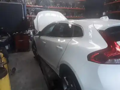 Veículo de Sucata volvo v40 summum 254 cv / 187 kw do ano 2001 alimentado 