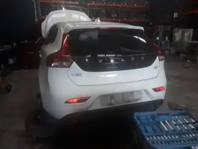 Veículo de Sucata volvo v40 summum 254 cv / 187 kw do ano 2001 alimentado 