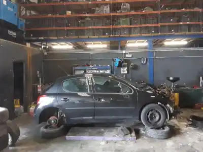 Veículo de Sucata PEUGEOT 207 Sport do ano 2001 alimentado 9HX