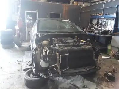 Veículo de Sucata peugeot 207 sport do ano 2001 alimentado 9hx