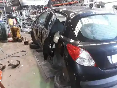 Veículo de Sucata peugeot 207 sport do ano 2001 alimentado 9hx