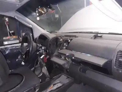 Scrapping Vehicle nissan navara pick-up (d40m) king cab se 4x4 of the year 2001 powered yd25ddti