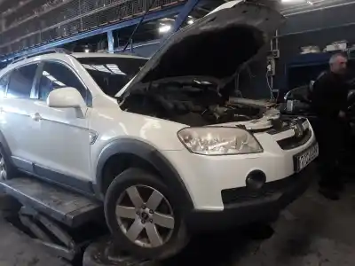 Veículo de Sucata chevrolet captiva 2.0 vcdi lt [2.0 ltr. - 110 kw diesel cat] do ano 2001 alimentado 