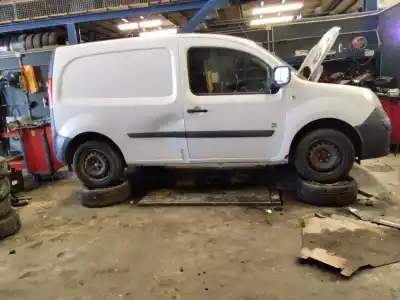 Здавання транспортного засобу renault                                            kangoo                                                                                                                                                                                                                                                     z.e. maxi 2-sitzer року 2001 потужний 