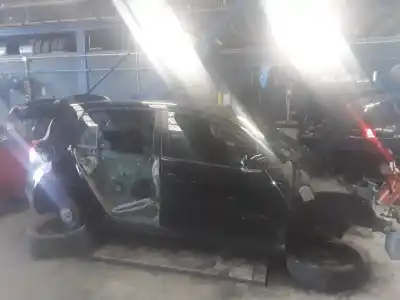 Sloopvoertuig volkswagen golf v berlina (1k1) igolf van het jaar 2001 aangedreven 