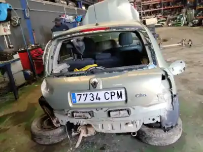 Здавання транспортного засобу RENAULT CLIO II FASE II (B/CB0) Authentique року 2001 потужний D7F726