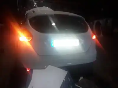 Veículo de Sucata ford focus lim. (cb8) trend do ano 2001 alimentado 