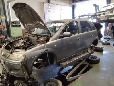 Veículo de Sucata opel corsa c essentia do ano 2001 alimentado z13dt