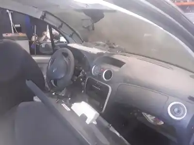 Veículo de Sucata citroen c3 1.4 hdi (68 cv) 1.4 hdi do ano 2001 alimentado 8hz