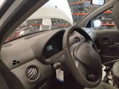 Vehicul casat citroen c2 empresa al anului 2001 alimentat 8hz