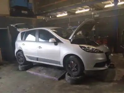 Veicolo di demolizione renault scenic iii expression dell'anno 2001 alimentato k9k846