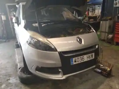 Veicolo di demolizione RENAULT SCENIC III Expression dell'anno 2001 alimentato K9K846