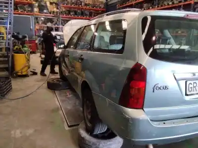 Sloopvoertuig ford focus turnier (cak) ambiente van het jaar 2001 aangedreven 