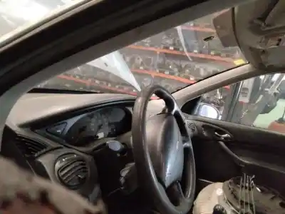 Sloopvoertuig ford focus turnier (cak) ambiente van het jaar 2001 aangedreven 