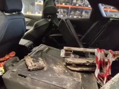 Veicolo di demolizione peugeot 3008 gt dell'anno 2001 alimentato 