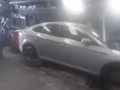 Veículo de Sucata ford mondeo berlina (ca2) trend 163 cv / 120 kw do ano 2001 alimentado txba