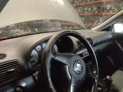 Veículo de Sucata seat leon (1m1) sport f.r. 150 cv / 110 kw do ano 2001 alimentado arl