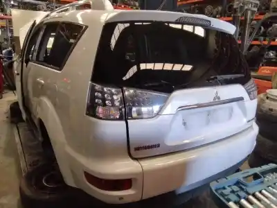 Scrapping Vehicle mitsubishi outlander (cw0) motion 4wd of the year 2001 powered 4hn