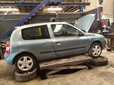 Здавання транспортного засобу renault clio ii fase ii (b/cb0) pack authentique року 2001 потужний 