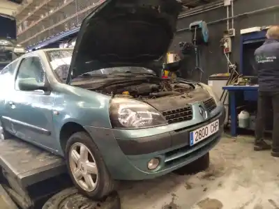 Здавання транспортного засобу renault clio ii fase ii (b/cb0) pack authentique року 2001 потужний 