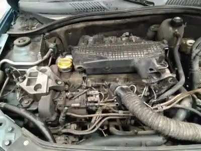 Здавання транспортного засобу renault clio ii fase ii (b/cb0) pack authentique року 2001 потужний 
