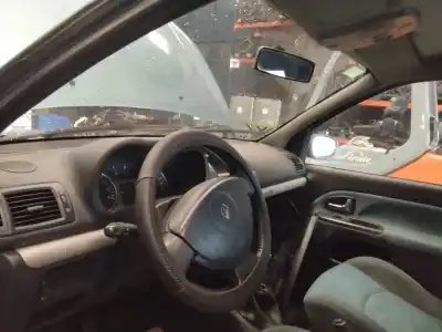 Здавання транспортного засобу renault clio ii fase ii (b/cb0) pack authentique року 2001 потужний 