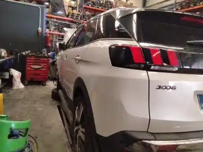 Veicolo di demolizione peugeot 3008 active dell'anno 2001 alimentato yh01