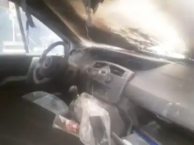 Veicolo di demolizione renault scenic ii exception dell'anno 2001 alimentato 