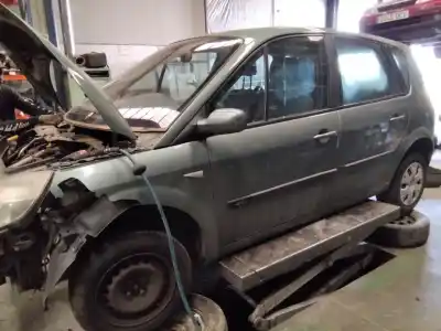Veicolo di demolizione renault scenic ii grand exception dell'anno 2001 alimentato 