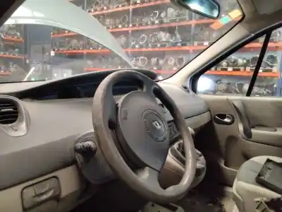 Veicolo di demolizione renault scenic ii grand exception dell'anno 2001 alimentato 