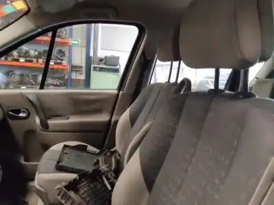 Veicolo di demolizione renault scenic ii grand exception dell'anno 2001 alimentato 