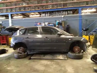 Veículo de Sucata mazda 3 berlina (bk) 1.6 cd diesel cat do ano 2001 alimentado y601