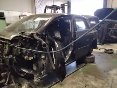 Veículo de Sucata MAZDA 3 BERLINA (BK) 1.6 CD Diesel CAT do ano 2001 alimentado Y601